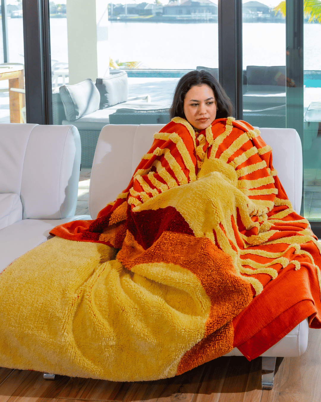Solara Tufted Throw – Golden Horizon