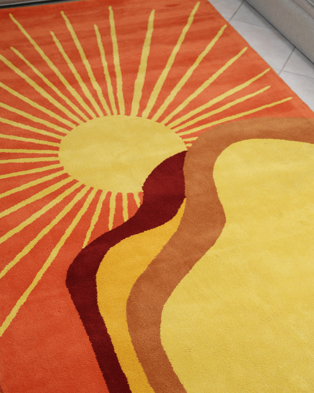 Solara Tufted Rug – Golden Horizon