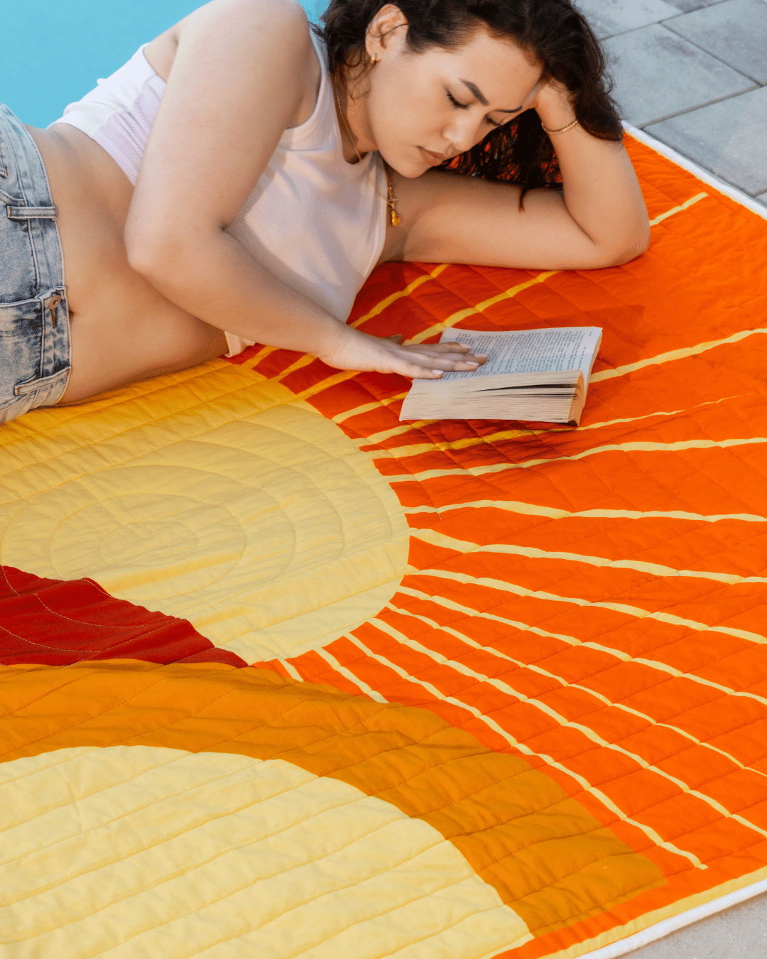 Solara Versatile Quilted Blanket - Golden Horizon