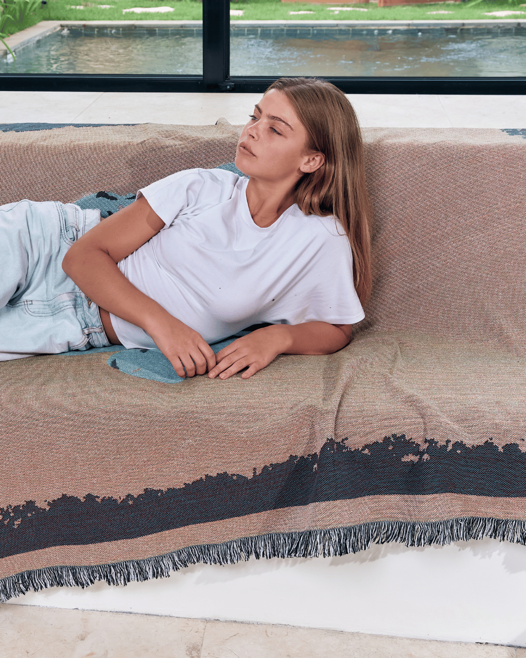 Hibiscus Lagoon blanket