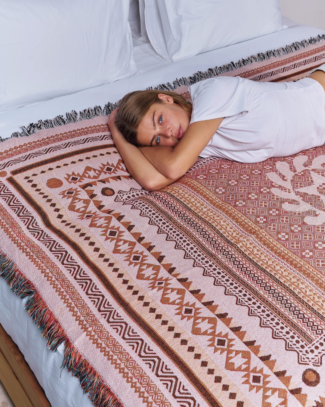 Aura Terracotta blanket