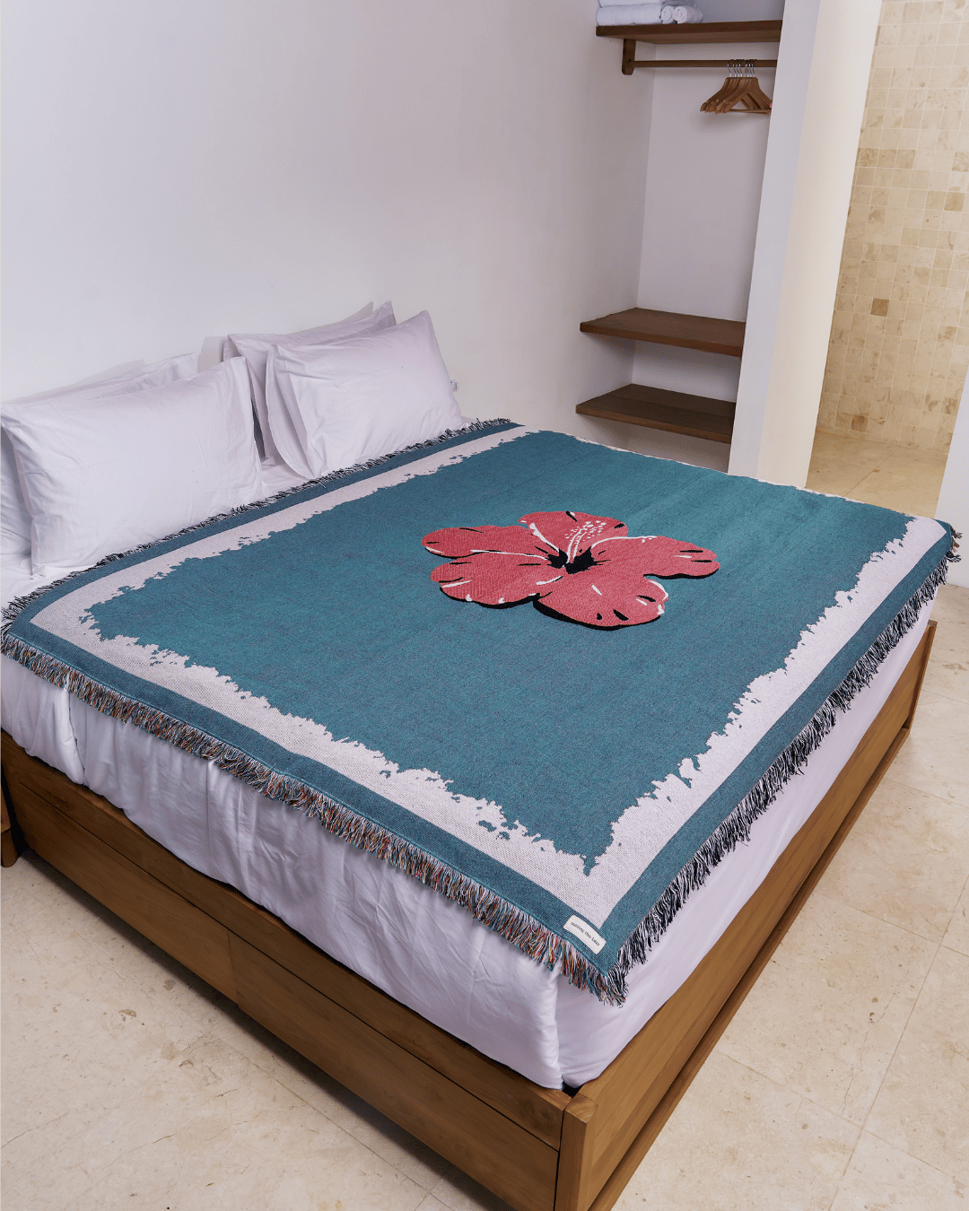 Hibiscus Lagoon blanket