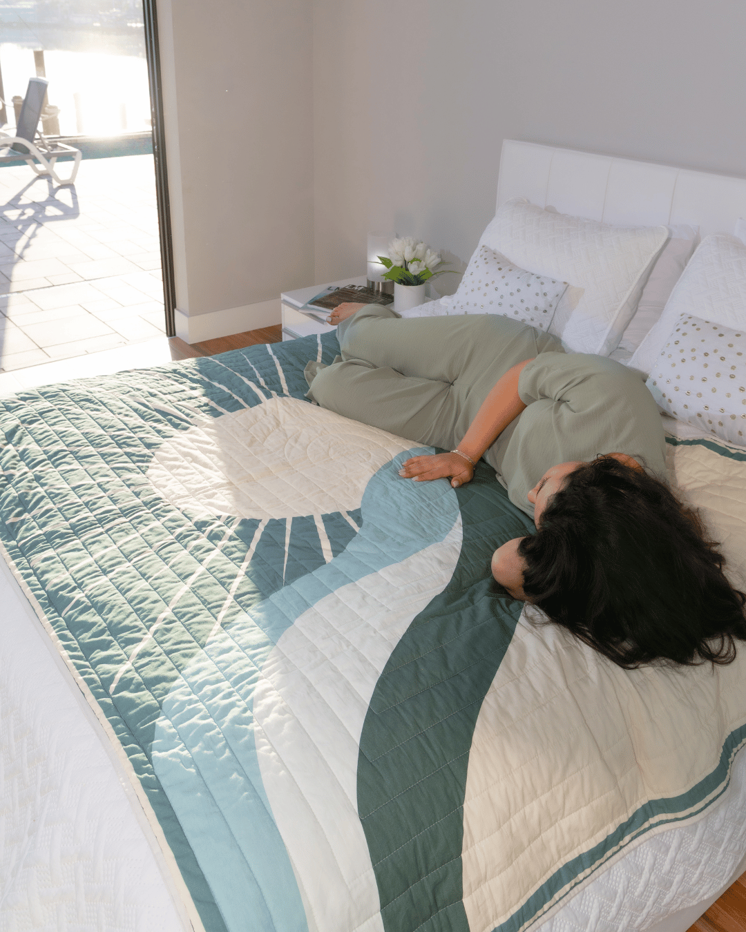 Solara Versatile Quilted Blanket - Sage Horizon