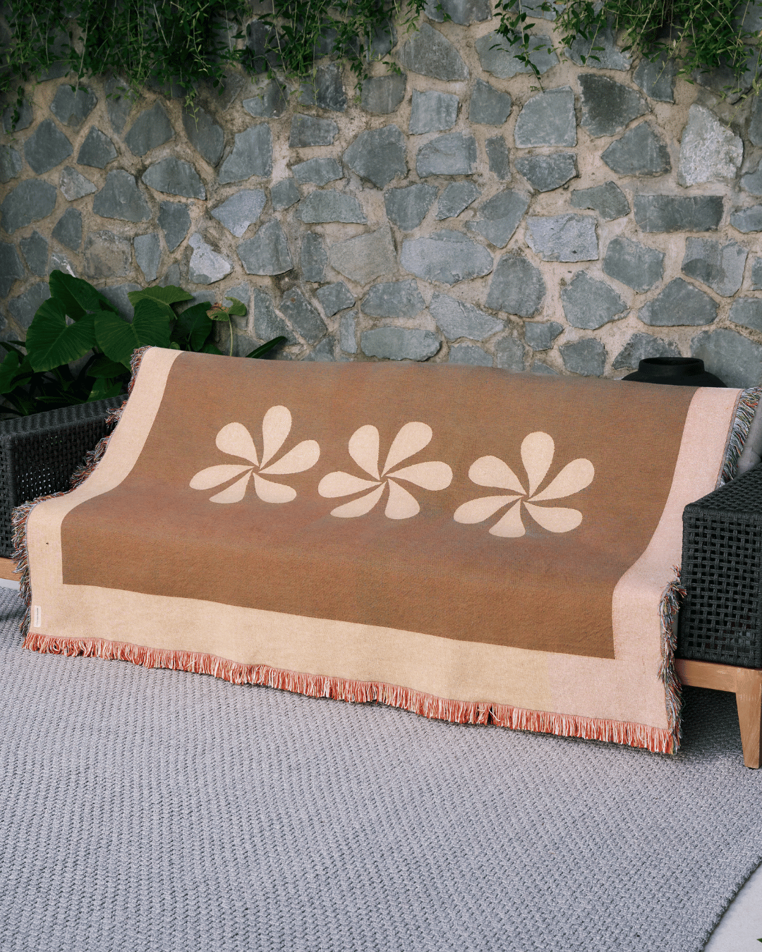 Daisy Clay blanket
