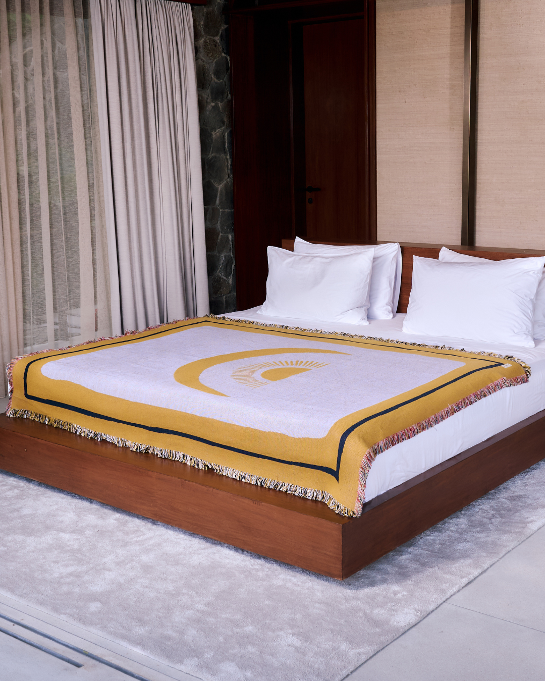 Luna Gold blanket