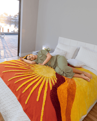 Solara Tufted Throw – Golden Horizon