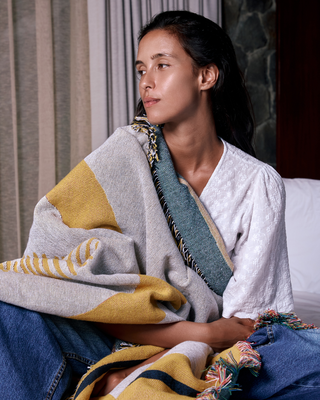 Luna Gold blanket