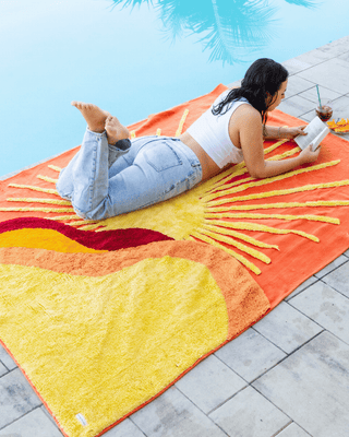 Solara Tufted Throw – Golden Horizon