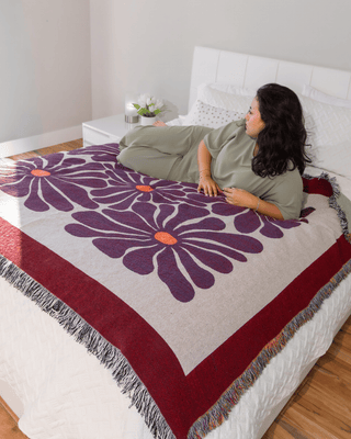 Wild Bloom Organic Cotton Jacquard Reversible Throw – Clay Berry