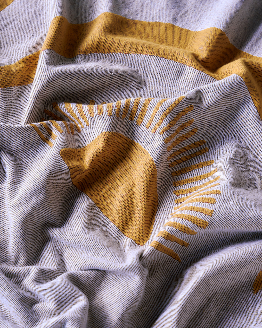 Luna Gold blanket