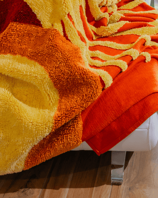 Solara Tufted Throw – Golden Horizon